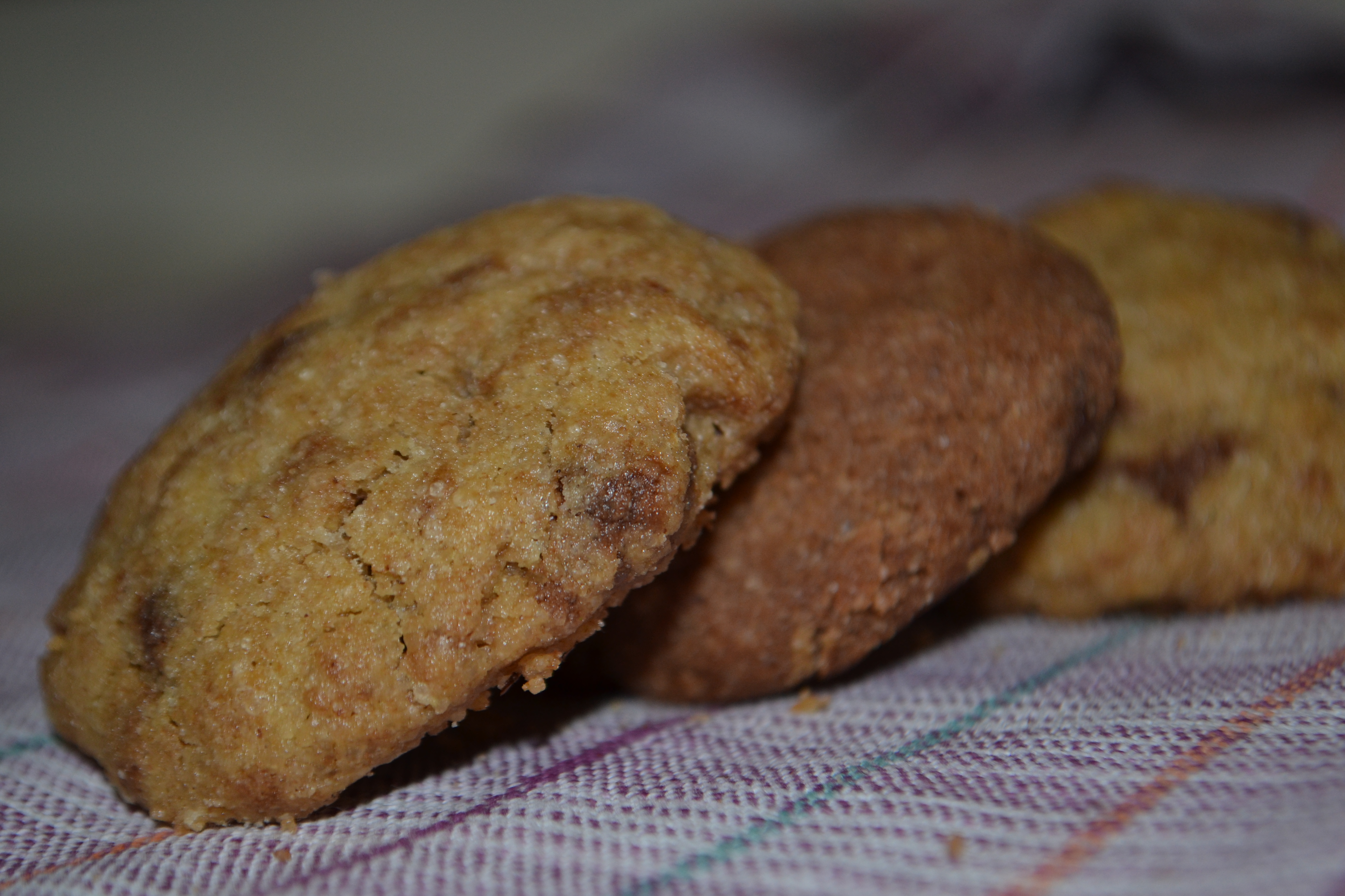 Овсяное печенье с изюмом и кунжутом. Рисовое печенье. Печеньки из рисовой муки. Печенье на рисовой муке.